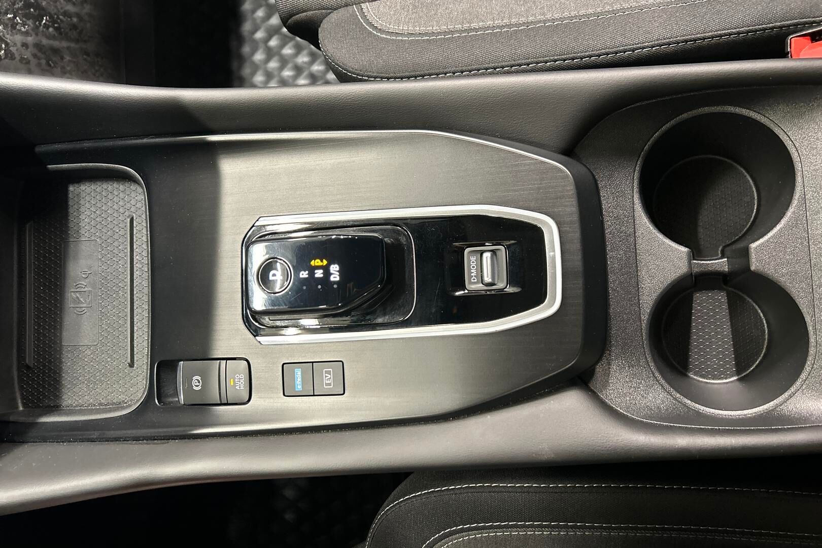 Nissan Qashqai iso kuva 16