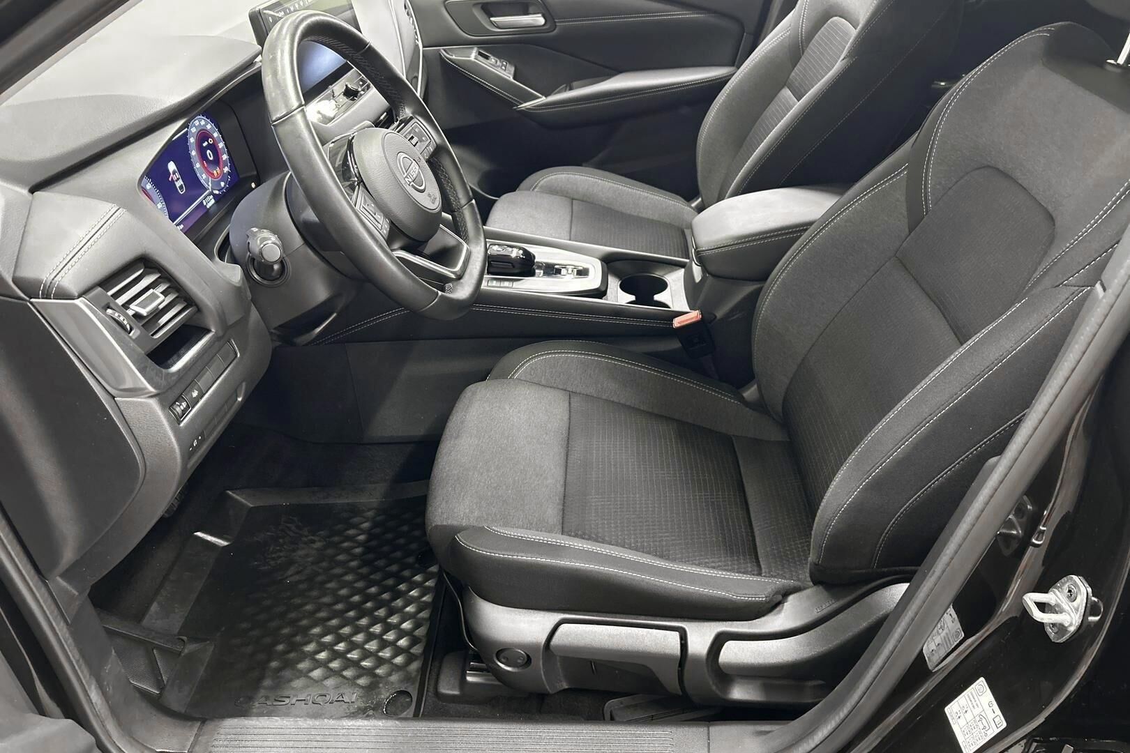 Nissan Qashqai iso kuva 9