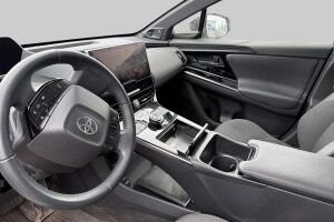 Toyota bZ4X esikatselu 2