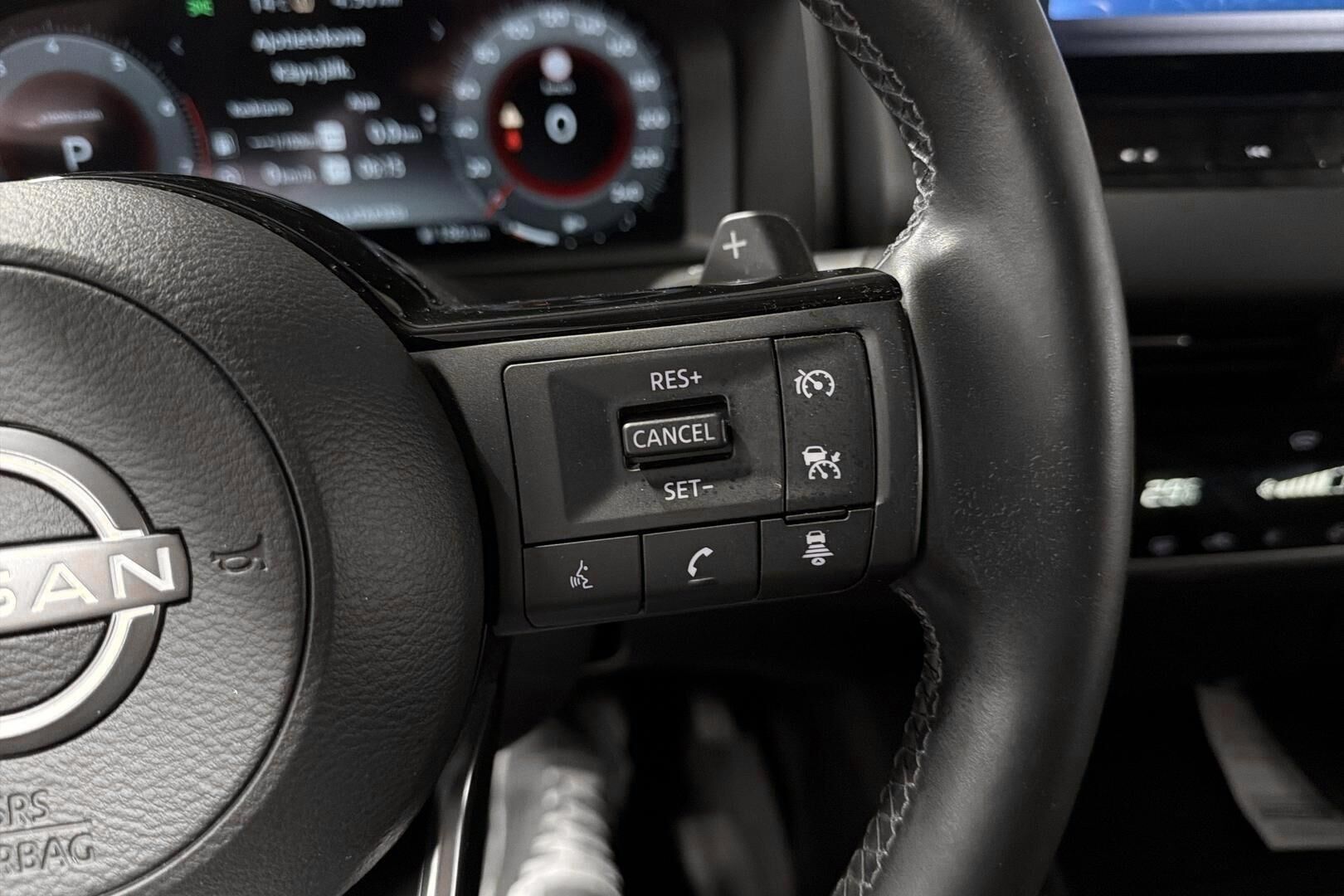 Nissan Qashqai iso kuva 14
