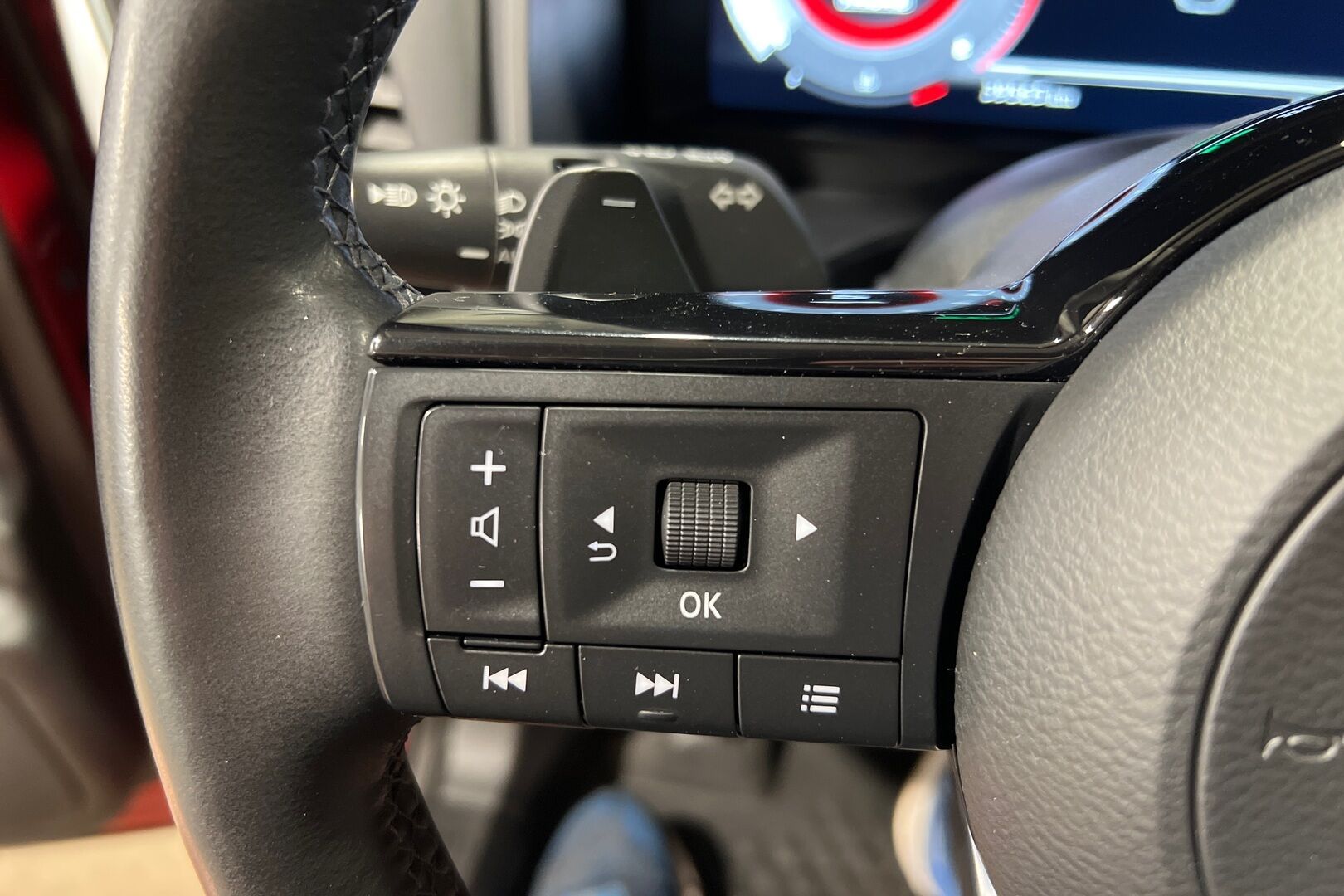 Nissan Qashqai iso kuva 16