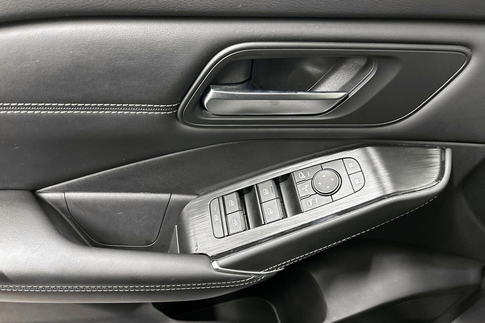 Nissan Qashqai iso kuva 15