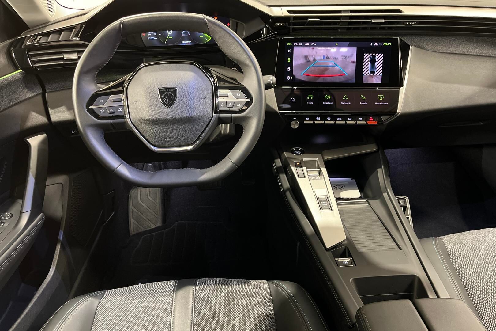 Peugeot 408 iso kuva 11