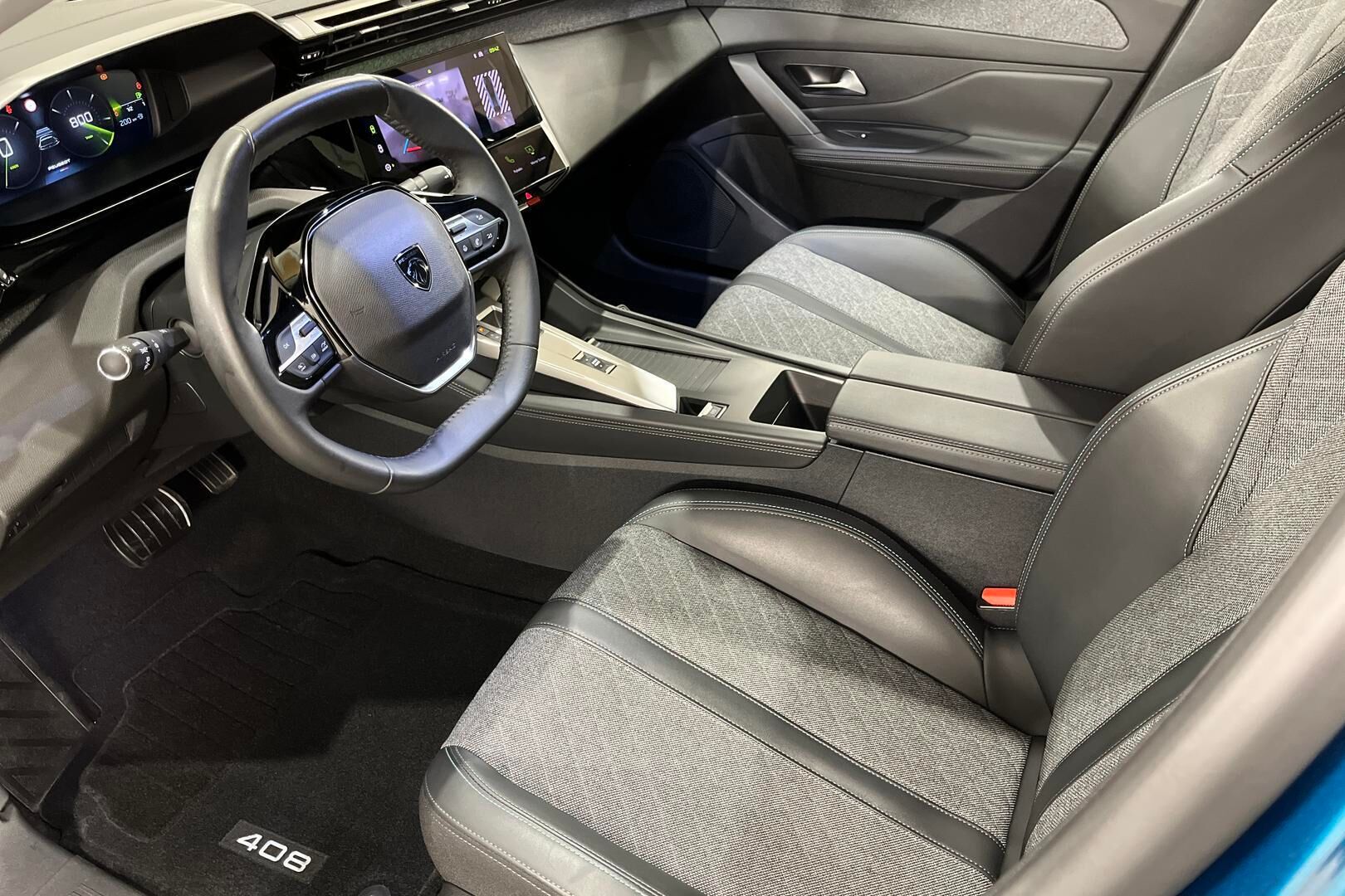 Peugeot 408 iso kuva 9