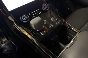 Land Rover Range Rover Sport esikatselu 32