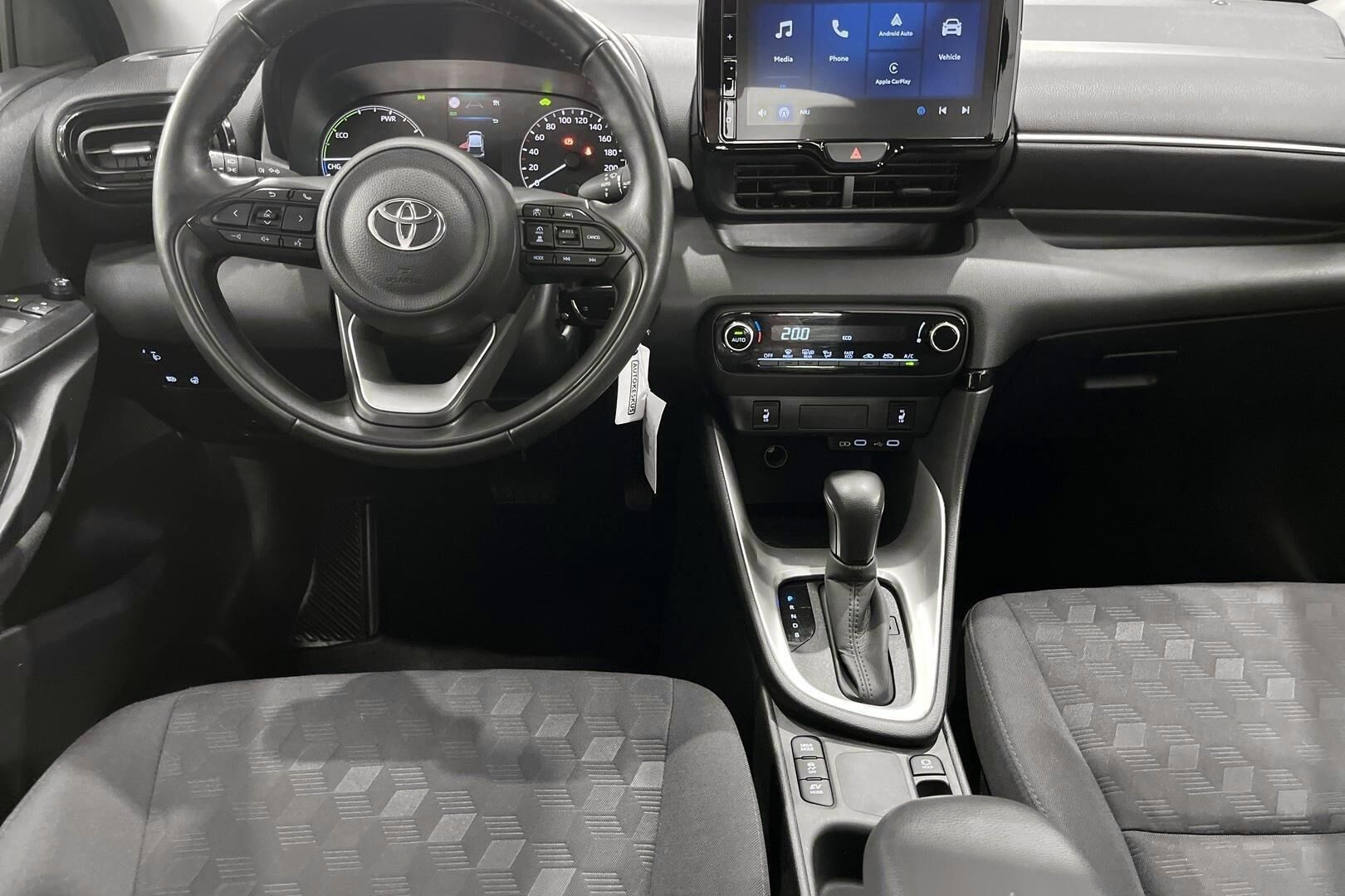 Toyota Yaris iso kuva 10