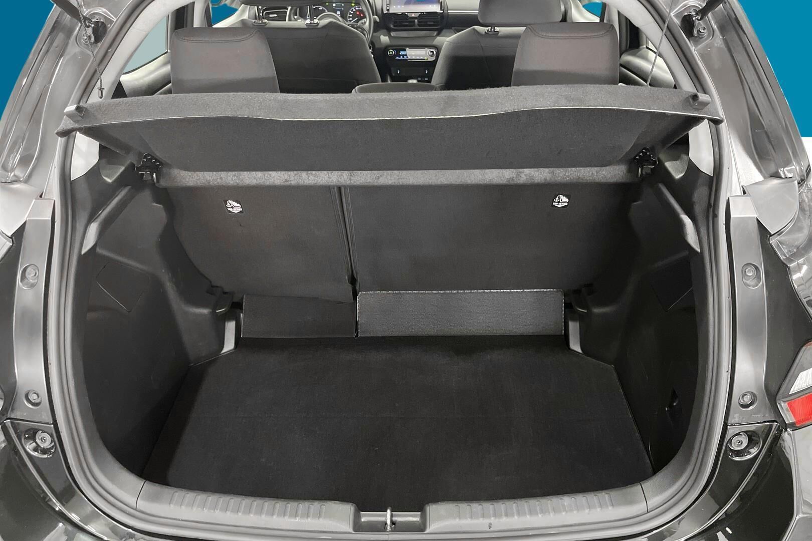 Toyota Yaris iso kuva 11