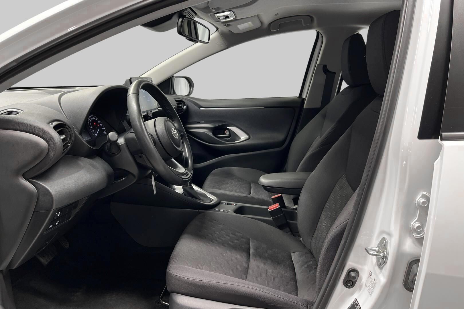 Toyota Yaris iso kuva 8