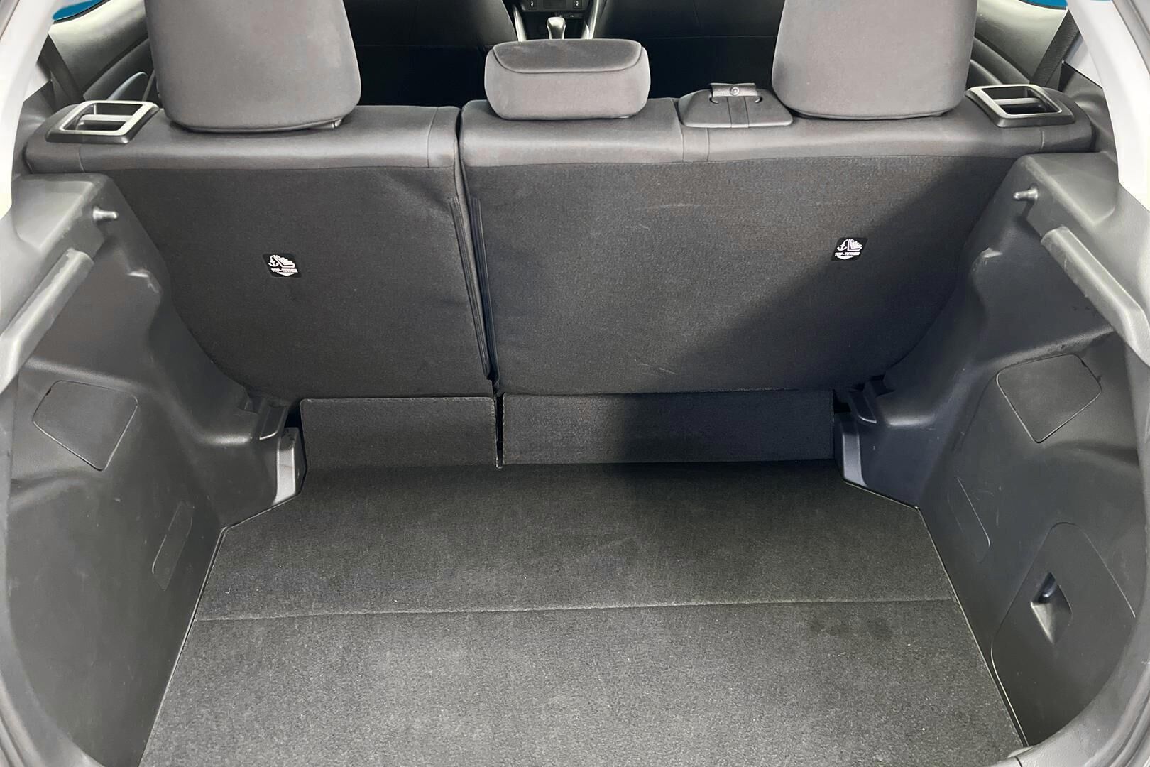 Toyota Yaris iso kuva 11