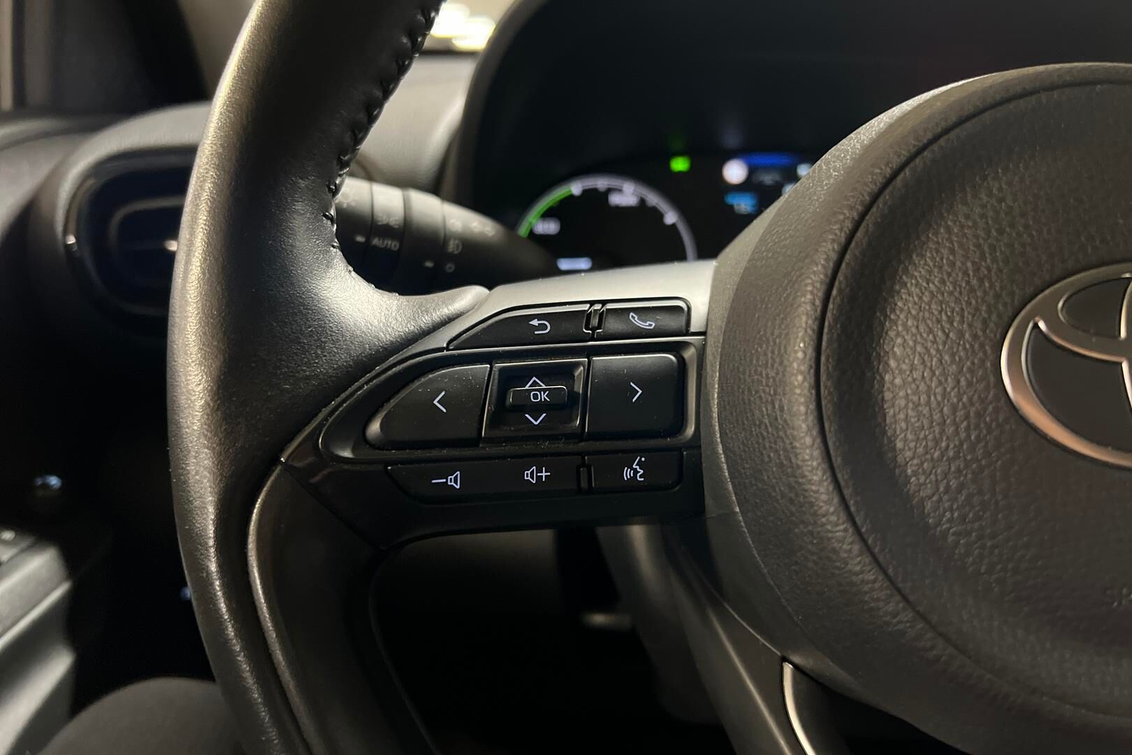 Toyota Yaris iso kuva 16