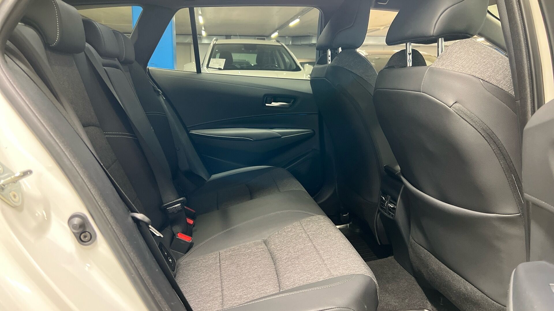 Toyota Corolla iso kuva 11