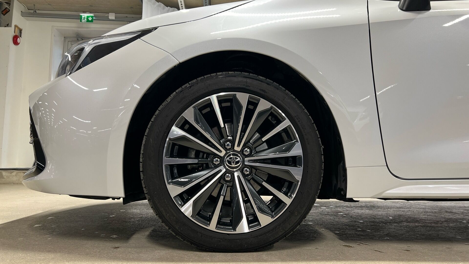 Toyota Corolla iso kuva 12