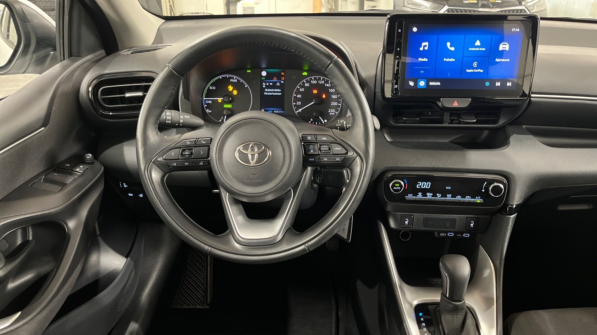 Toyota Yaris iso kuva 17