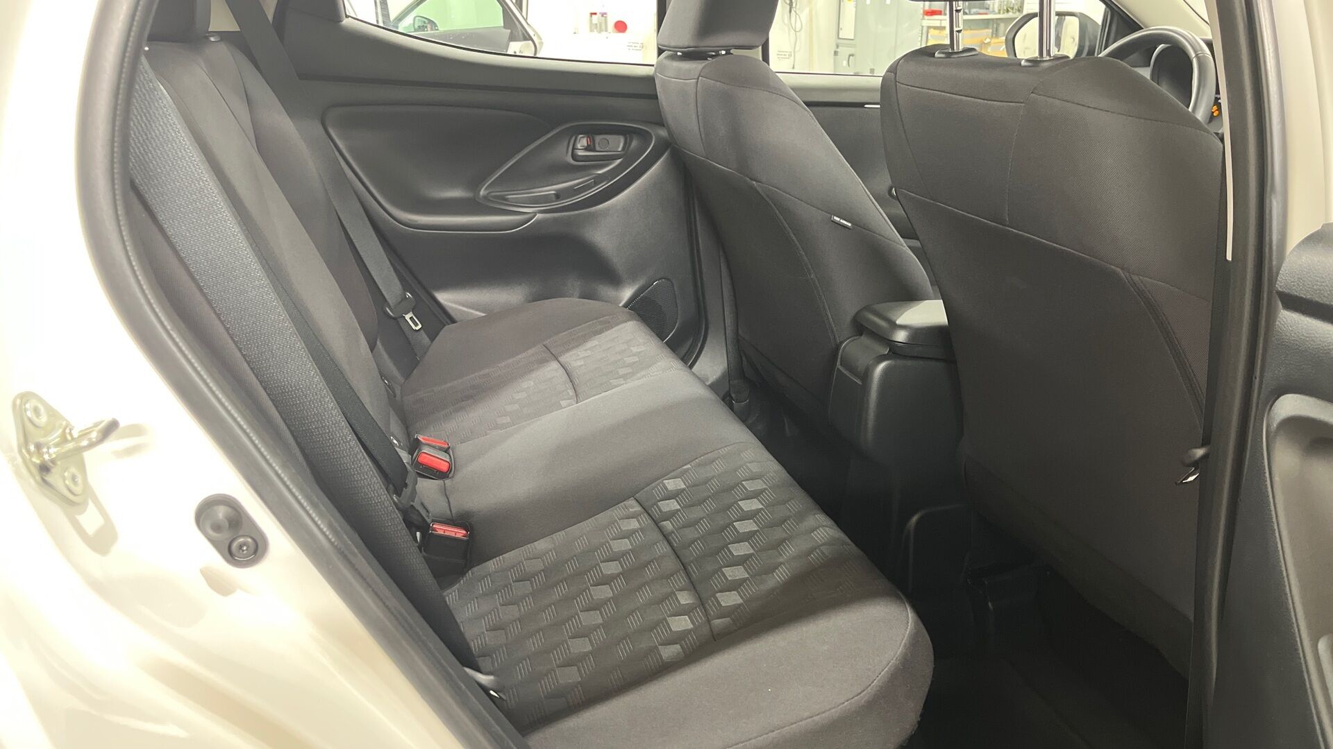 Toyota Yaris iso kuva 7