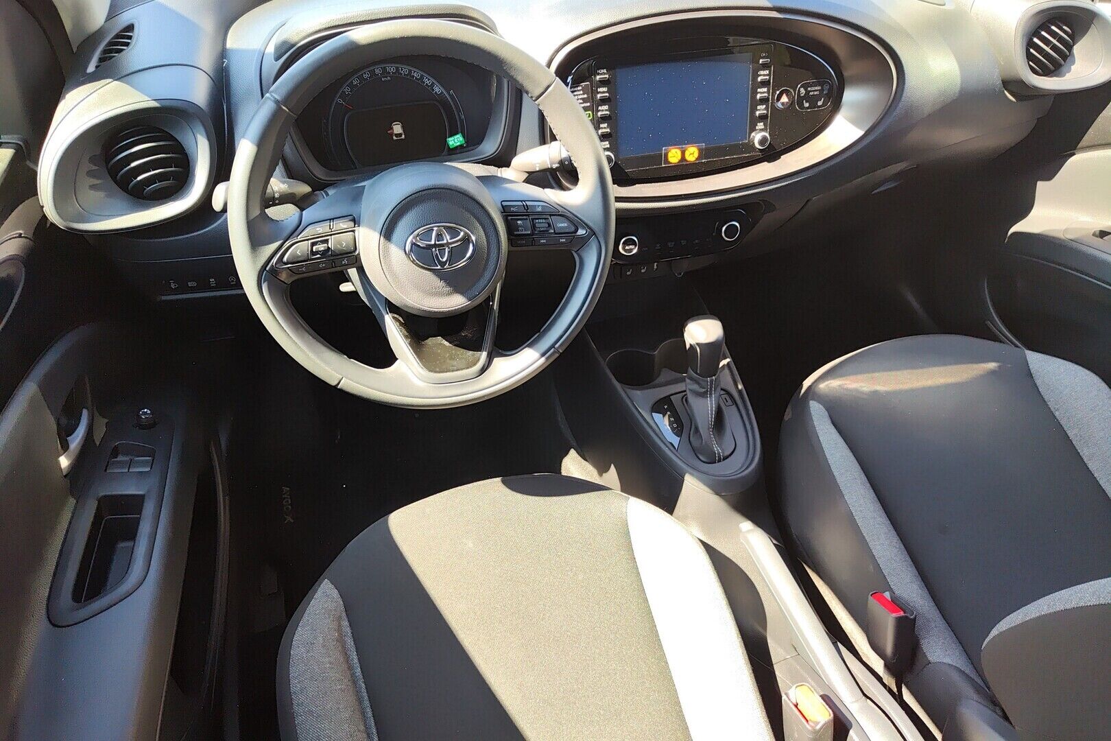 Toyota Aygo X iso kuva 1