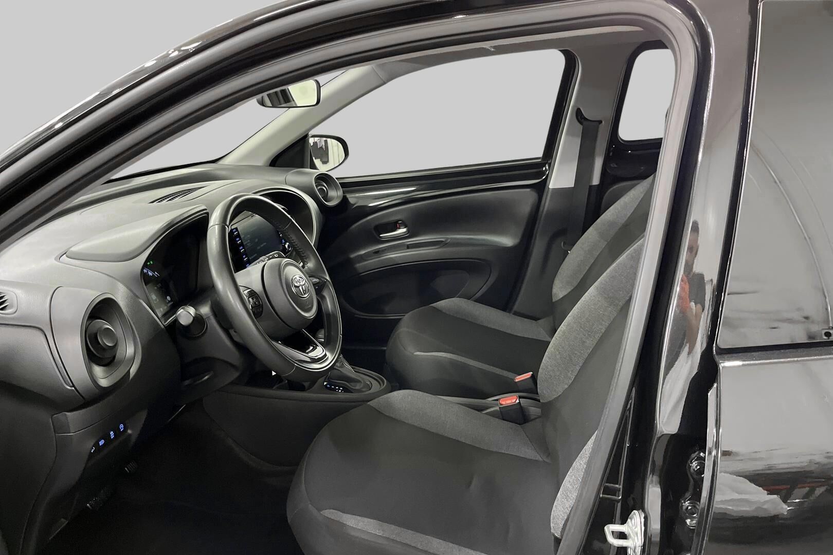 Toyota Aygo X iso kuva 8