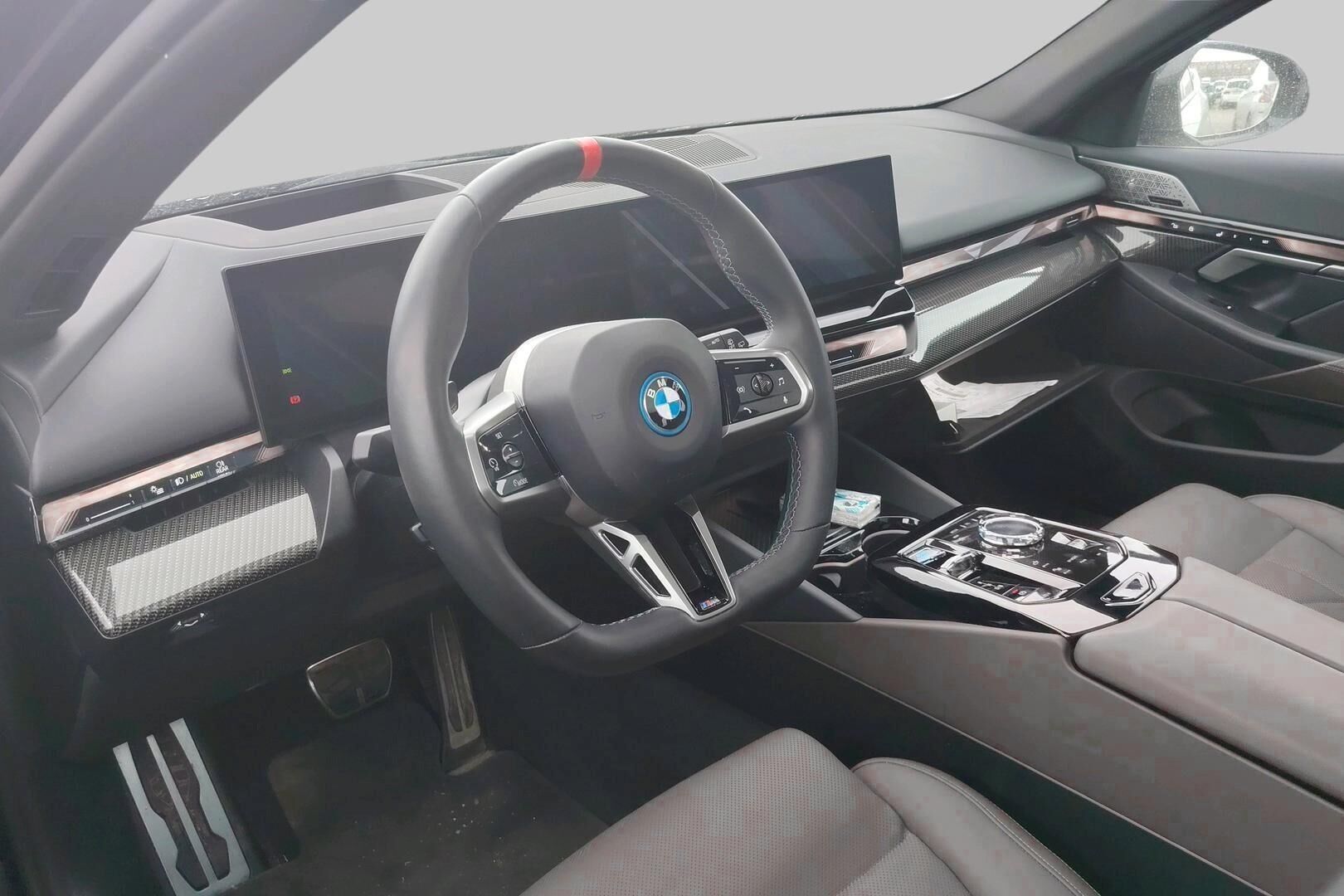 BMW i5 iso kuva 1