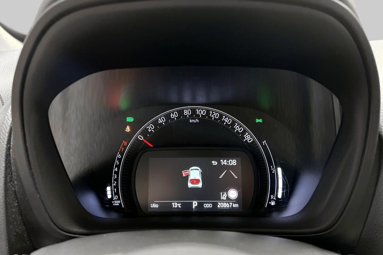 Toyota Aygo X iso kuva 13