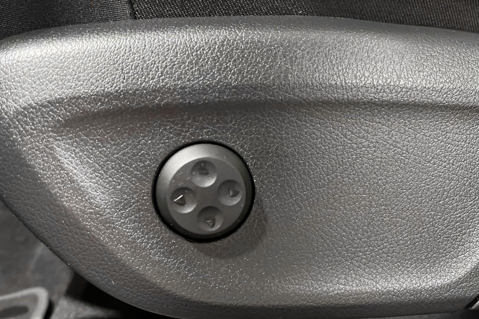 Mercedes-Benz GLE iso kuva 17