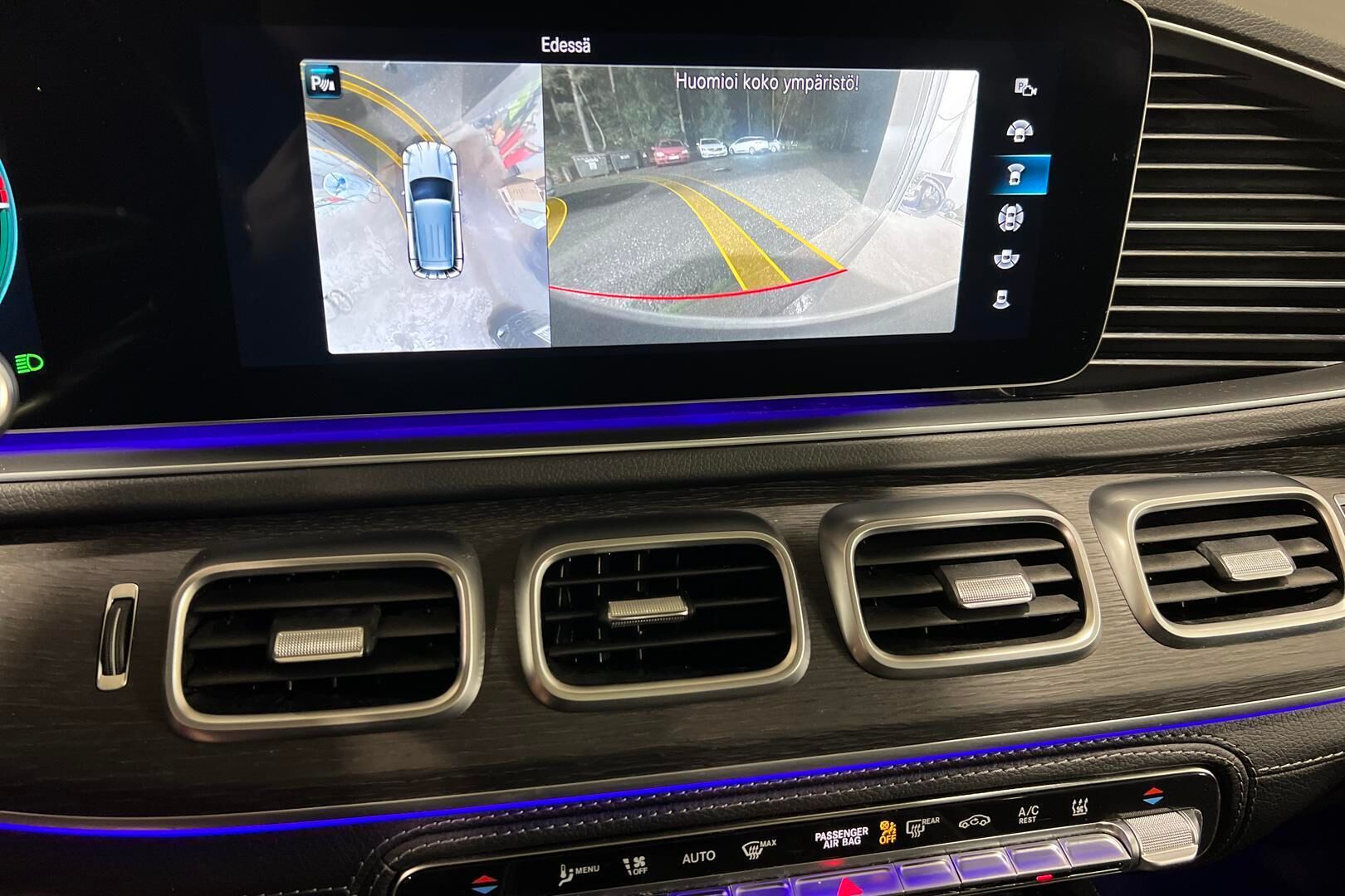Mercedes-Benz GLE iso kuva 24