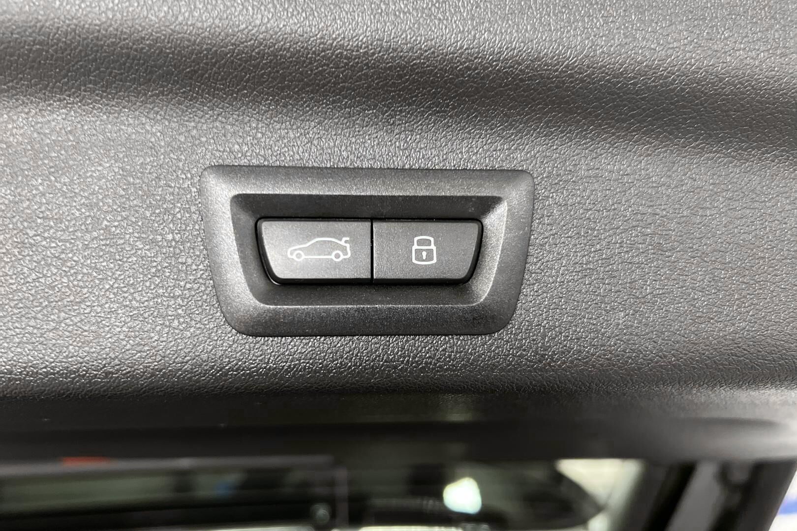 BMW X1 iso kuva 13