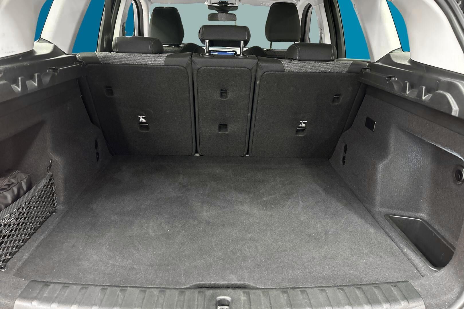 BMW X1 iso kuva 24