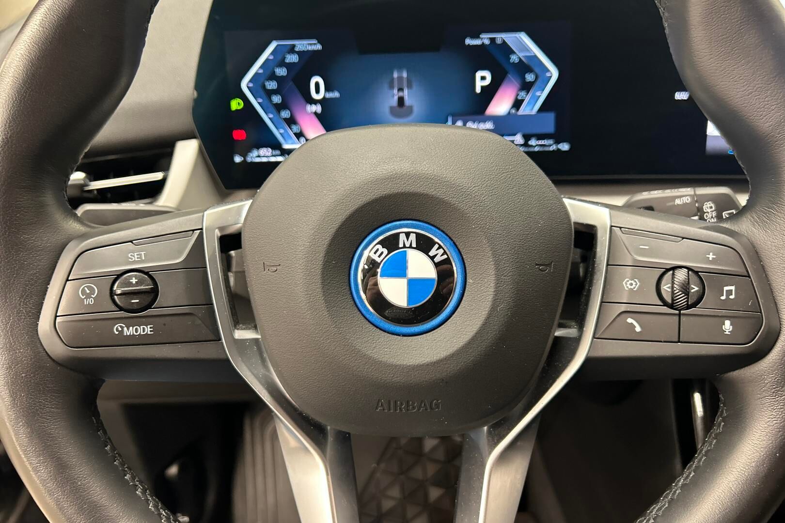 BMW X1 iso kuva 15