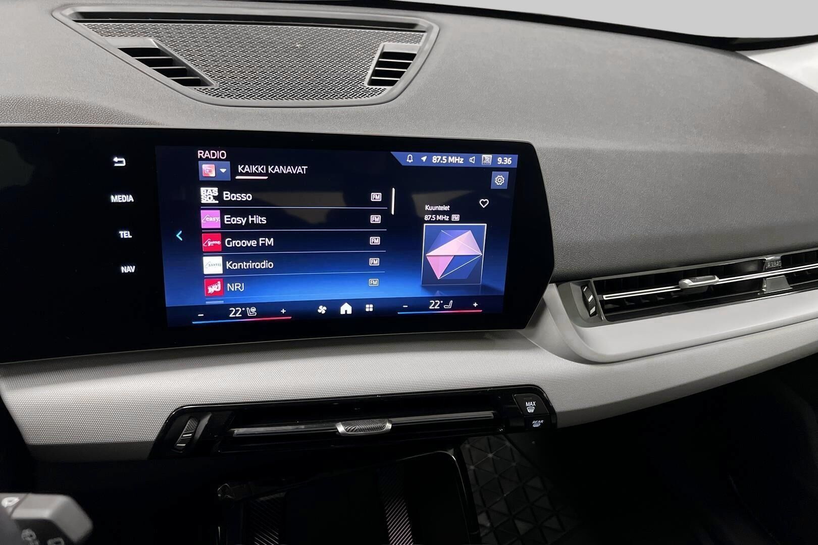 BMW X1 iso kuva 14