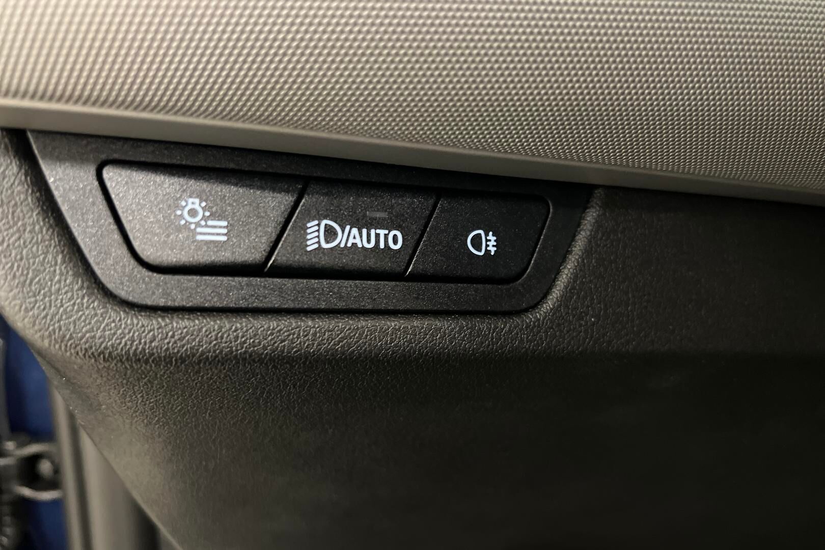 BMW X1 iso kuva 18