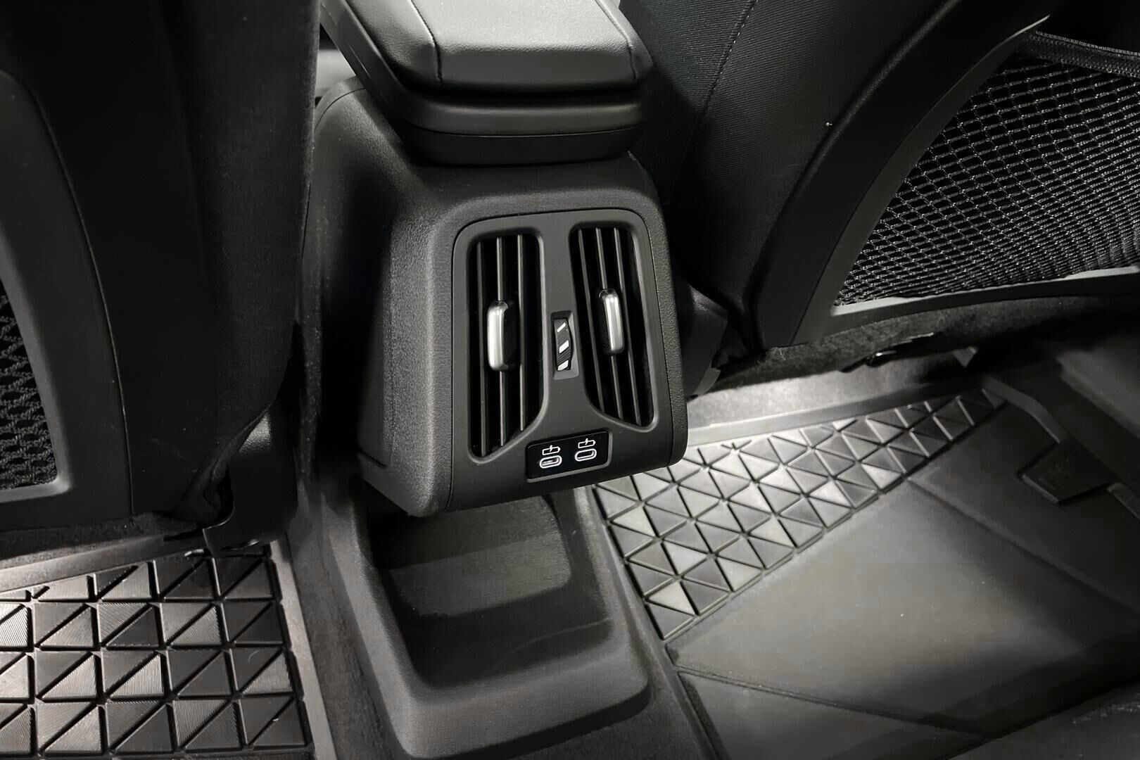 BMW X1 iso kuva 22