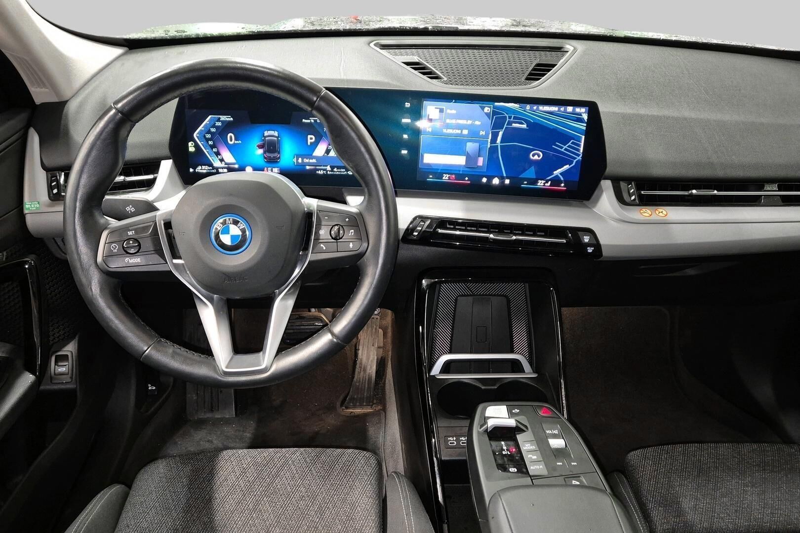 BMW X1 iso kuva 2