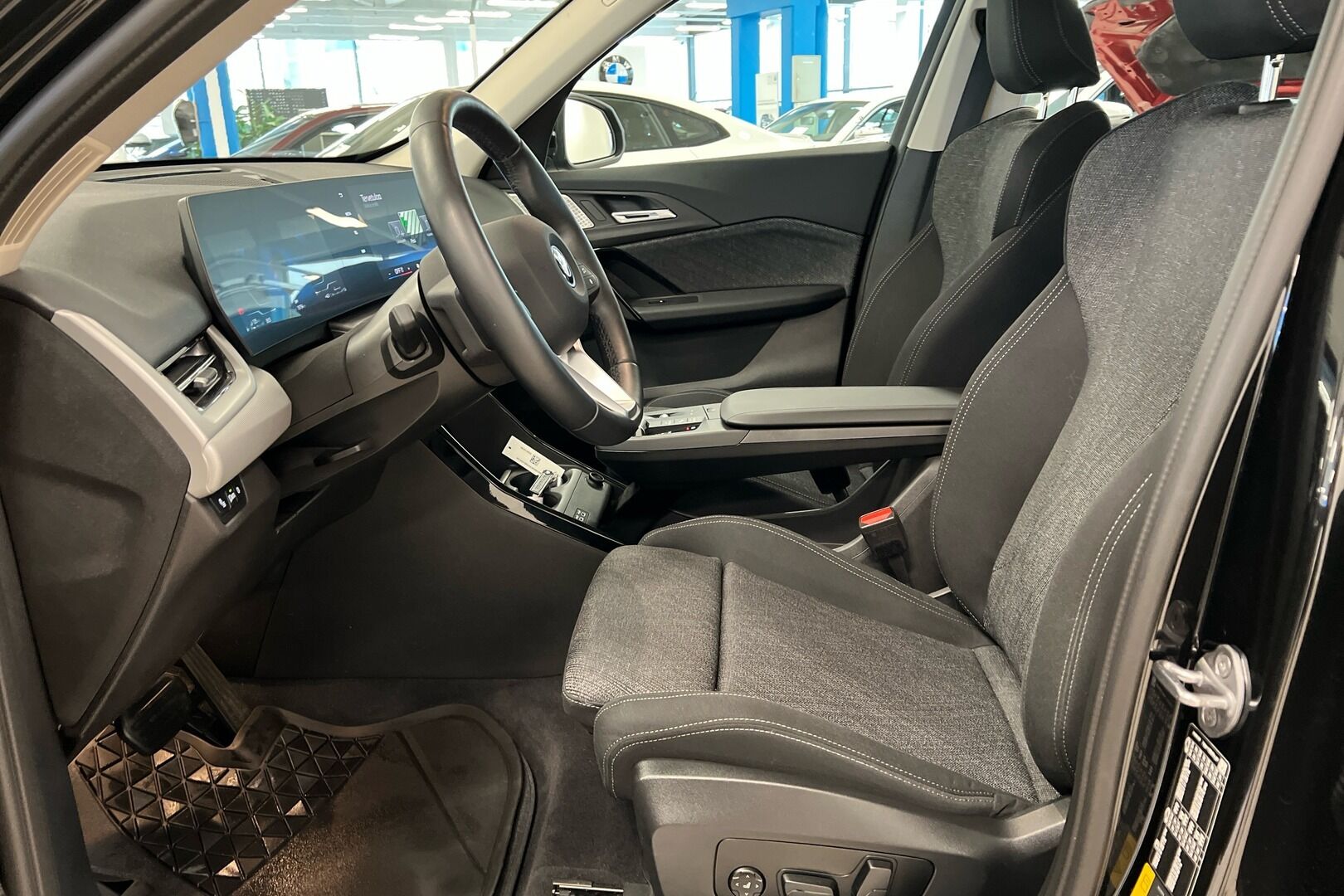 BMW X1 iso kuva 8