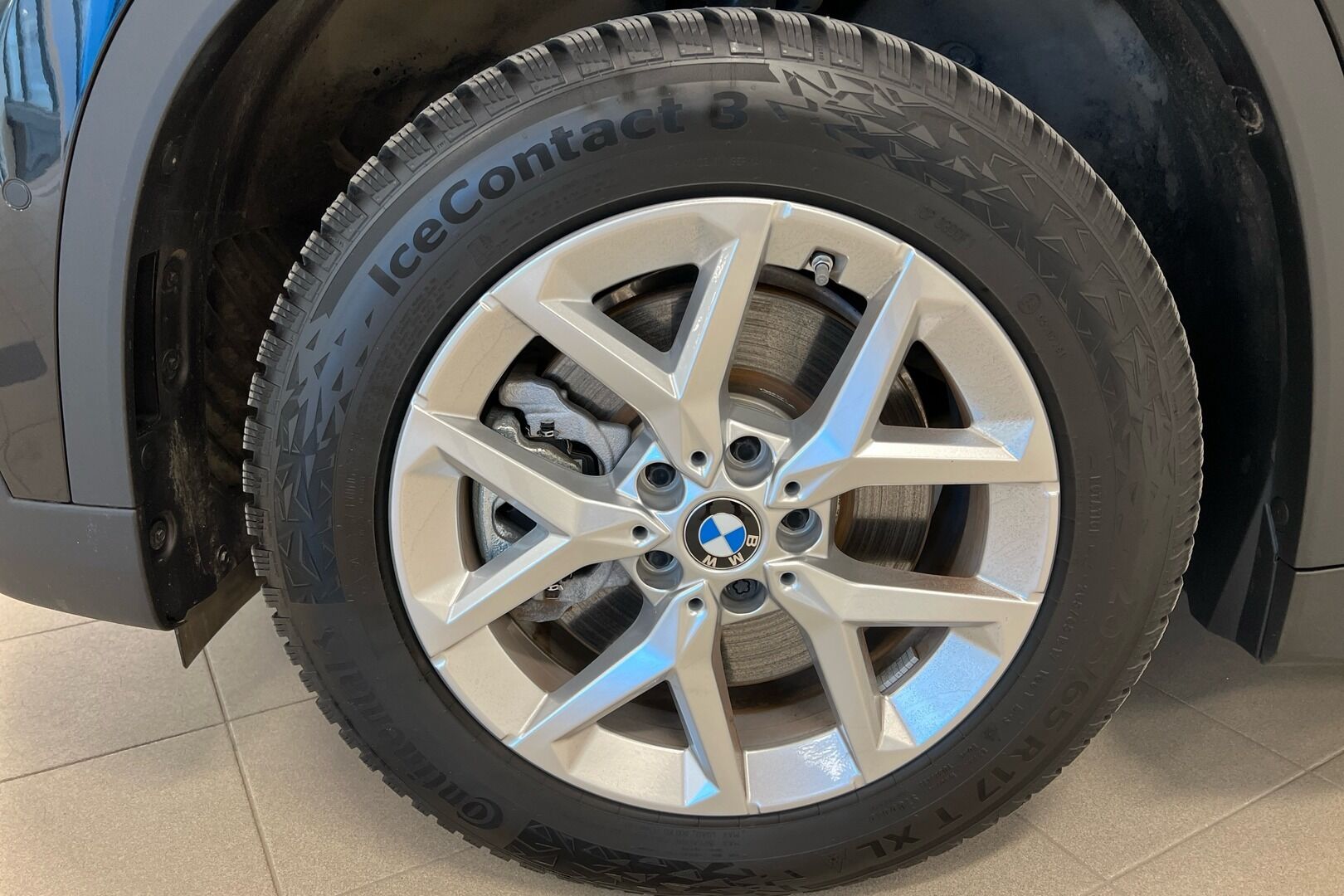 BMW X1 iso kuva 10