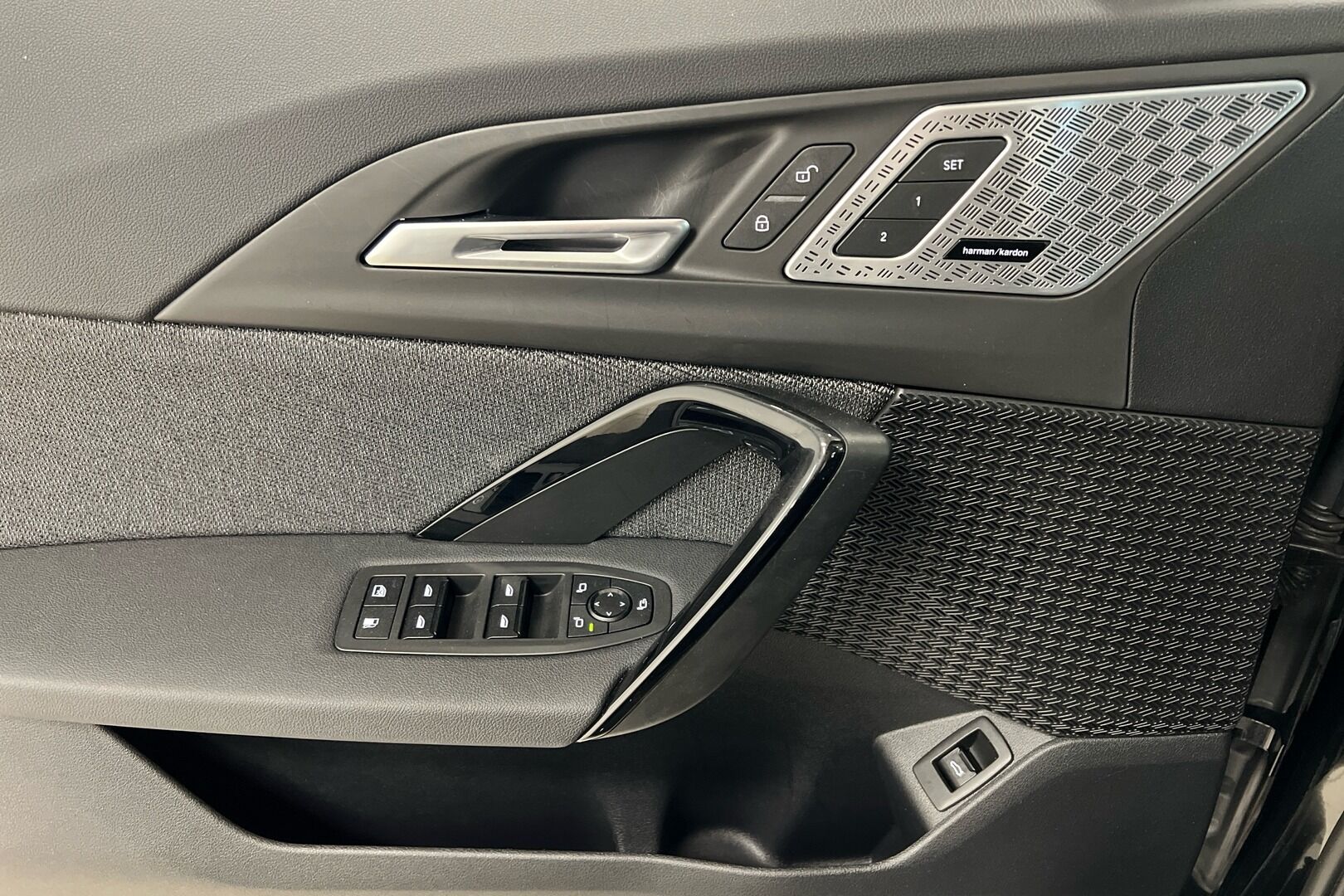 BMW X1 iso kuva 14