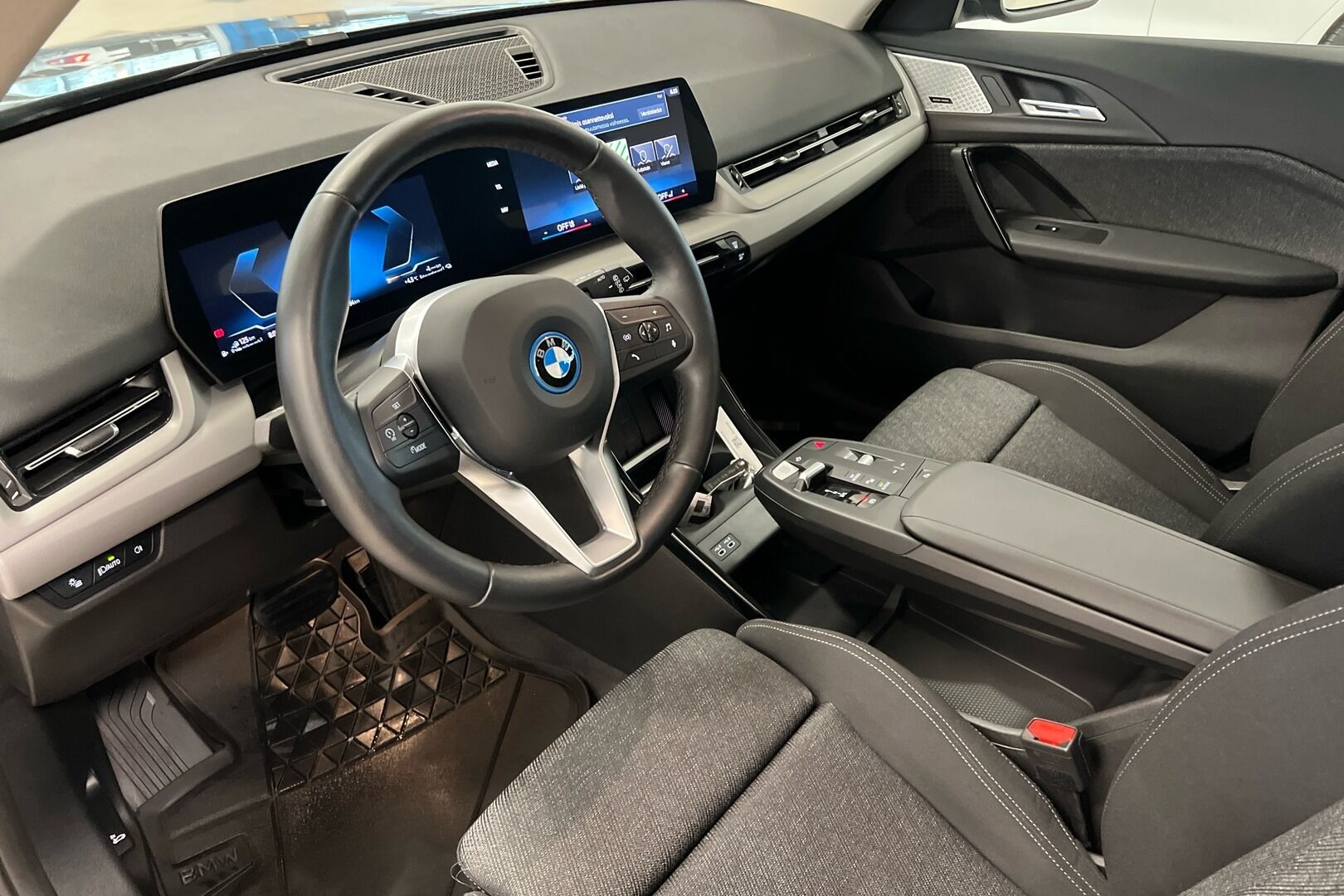 BMW X1 iso kuva 3