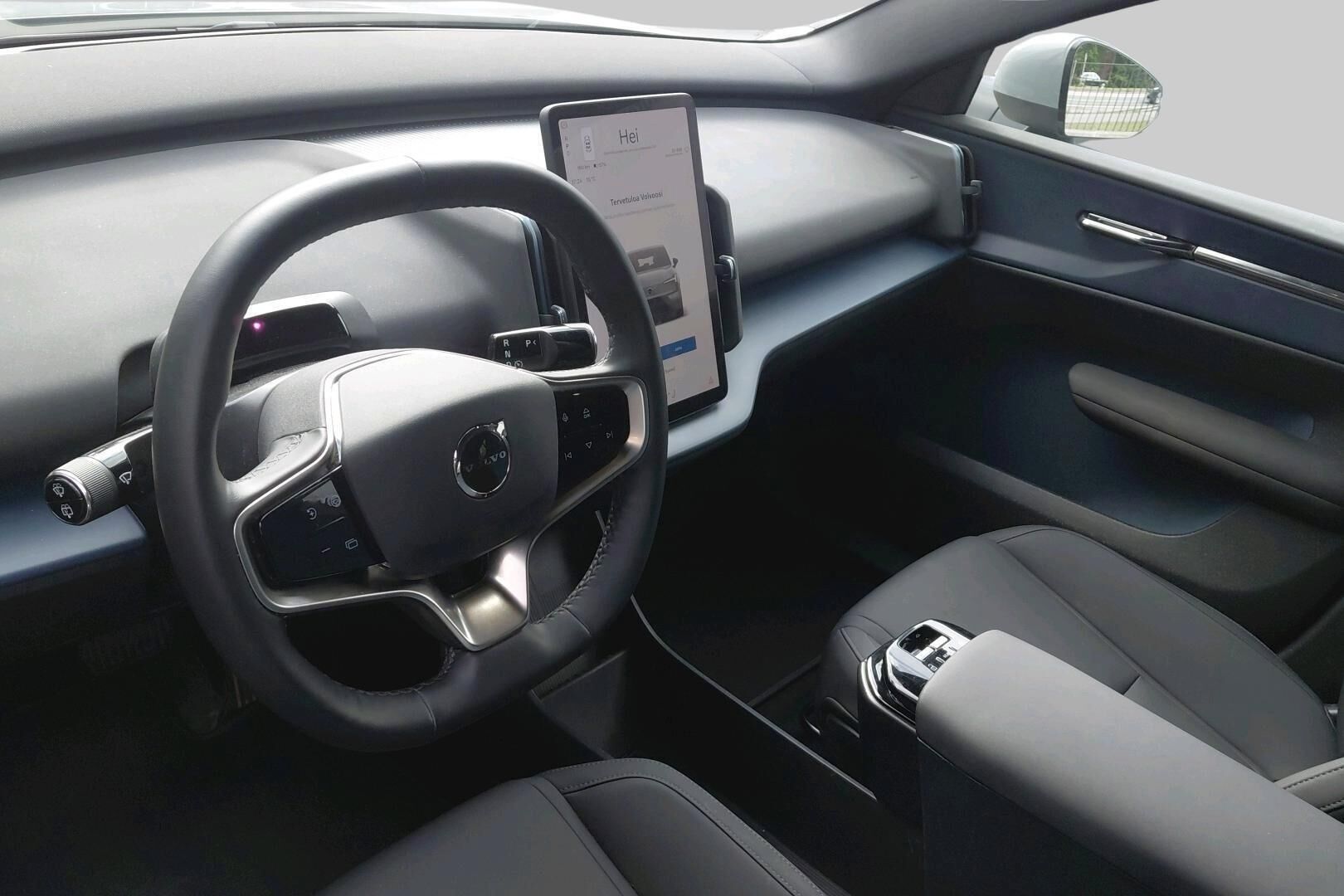 Volvo EX30 iso kuva 2