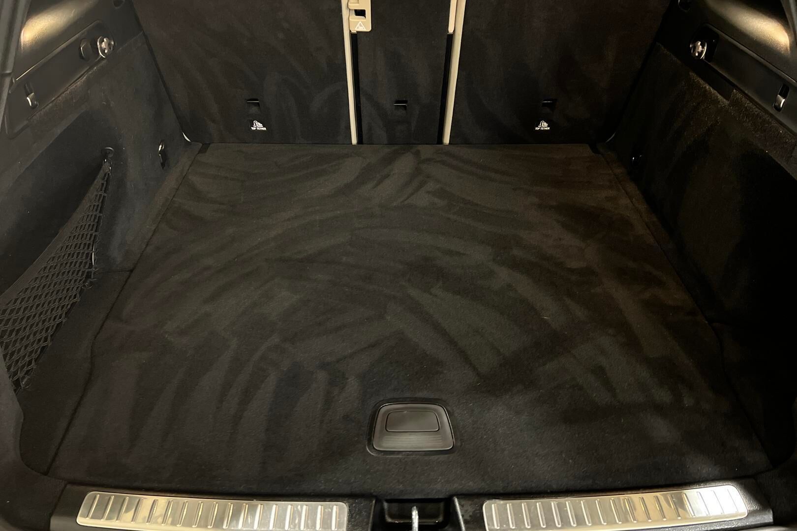 Mercedes-Benz EQC iso kuva 12