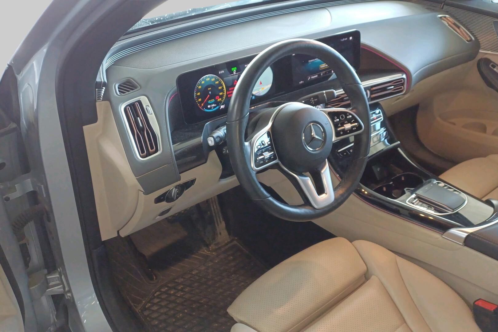 Mercedes-Benz EQC iso kuva 2
