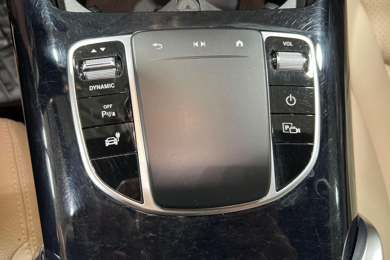 Mercedes-Benz EQC iso kuva 20