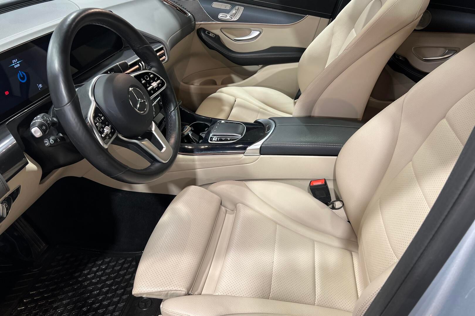 Mercedes-Benz EQC iso kuva 9