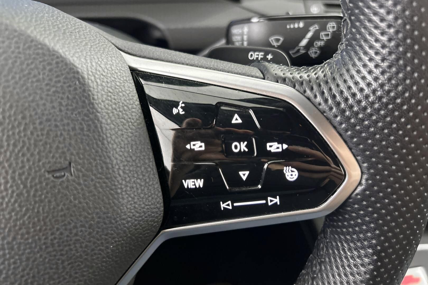 VOLKSWAGEN Golf iso kuva 25