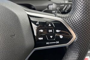 VOLKSWAGEN Golf esikatselu 25