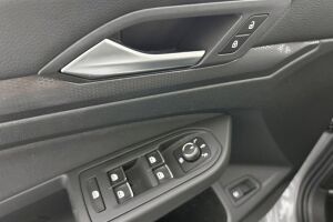 VOLKSWAGEN Golf esikatselu 28