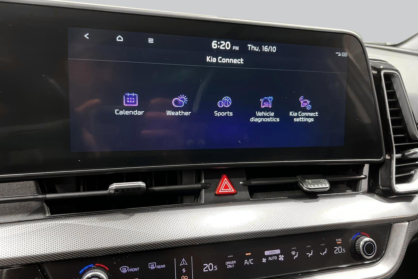 Kia Sportage iso kuva 18