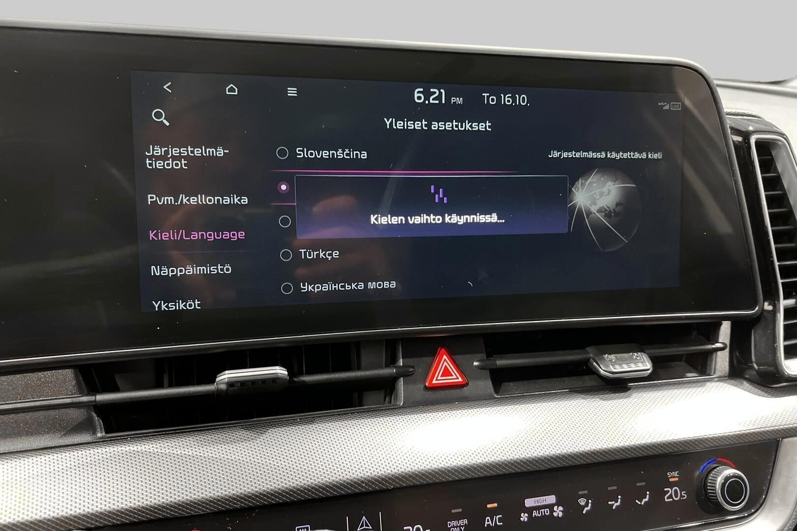 Kia Sportage iso kuva 20