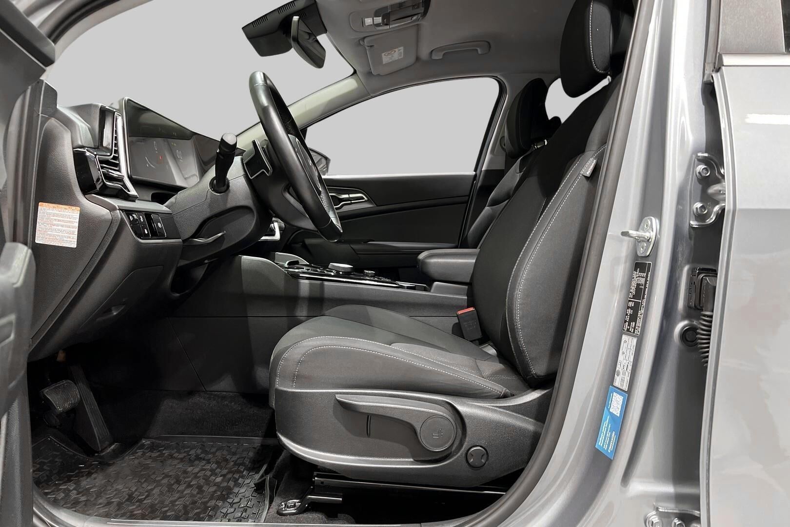 Kia Sportage iso kuva 8