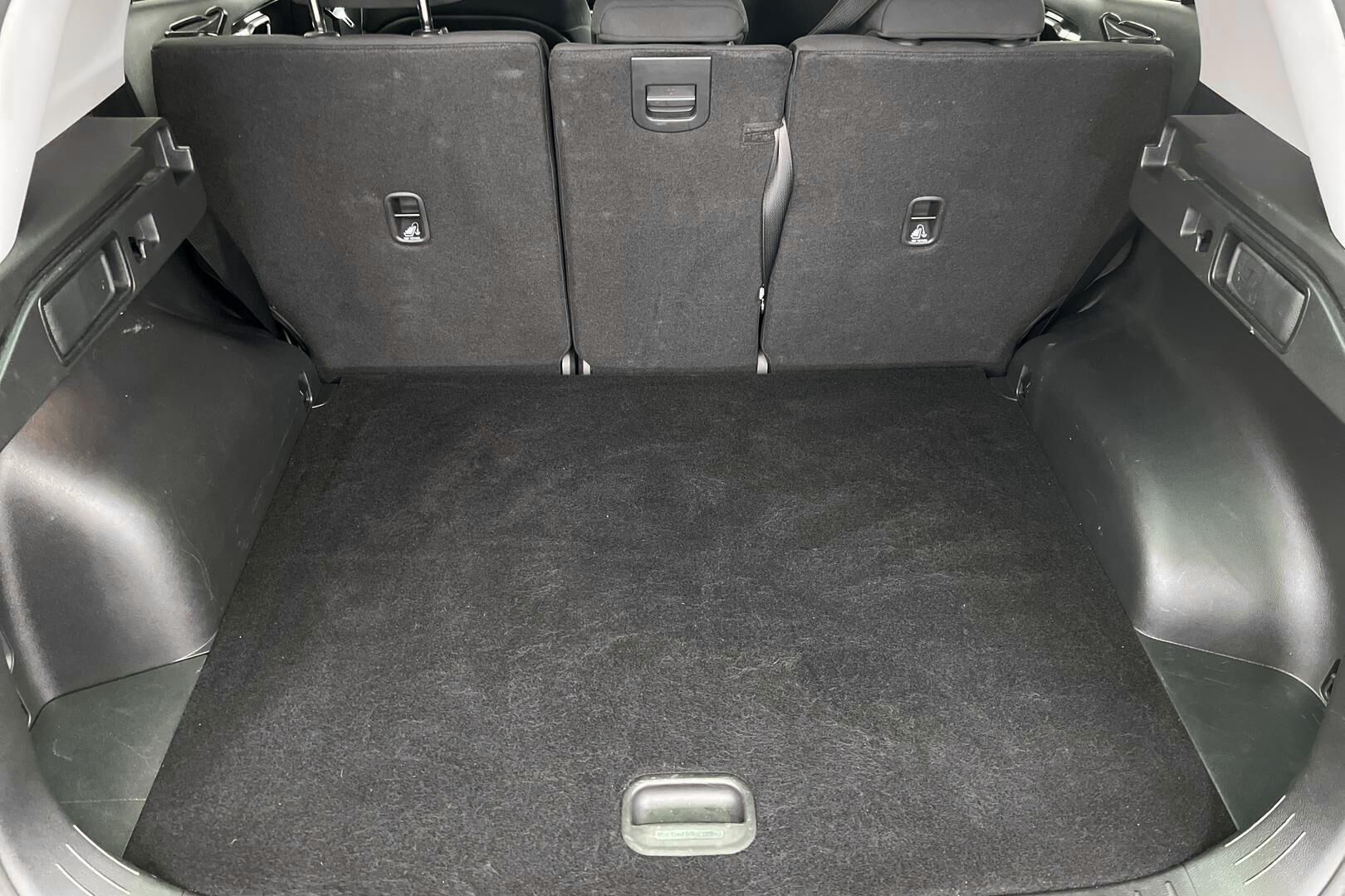 Kia Sportage iso kuva 9