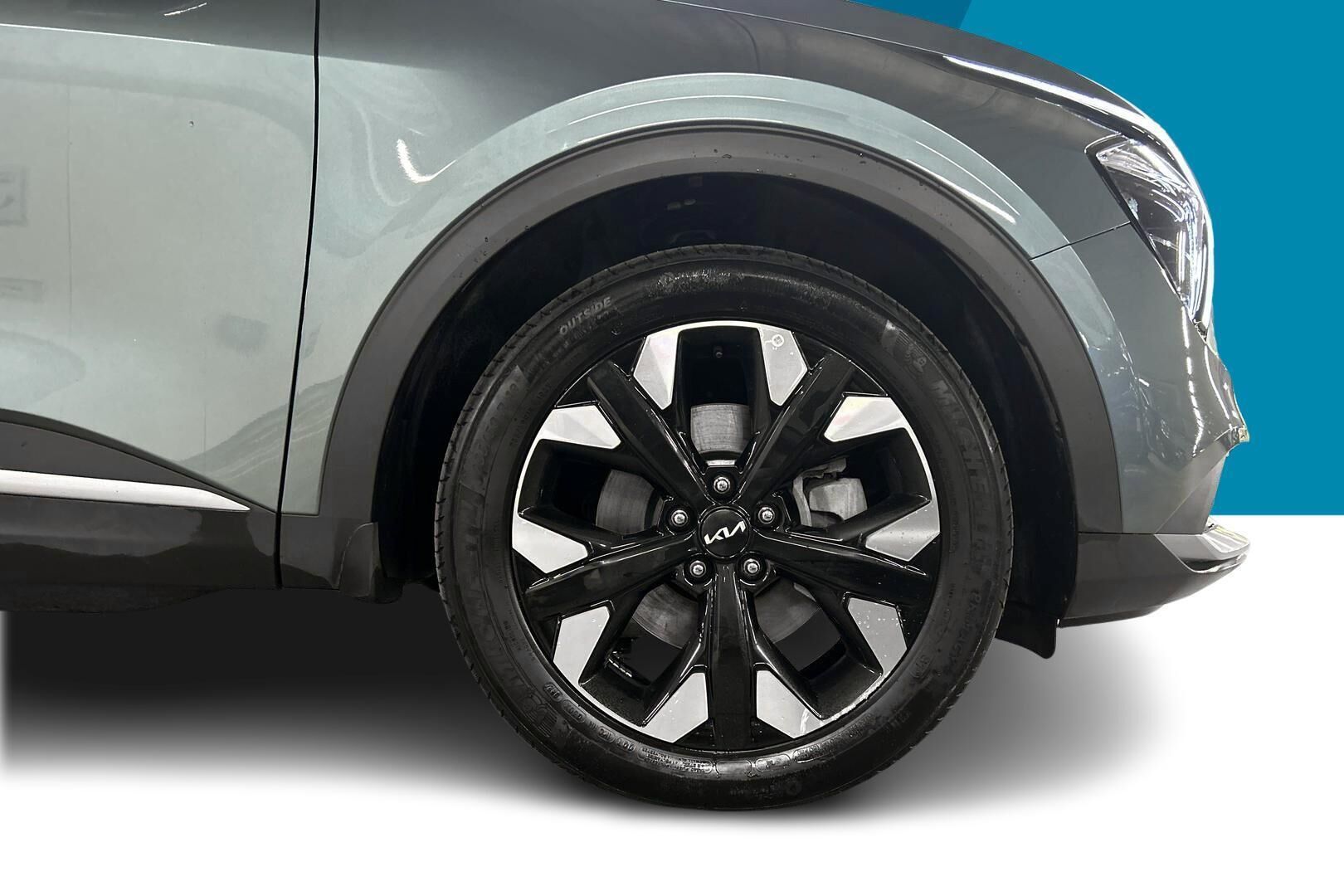 Kia Sportage iso kuva 9
