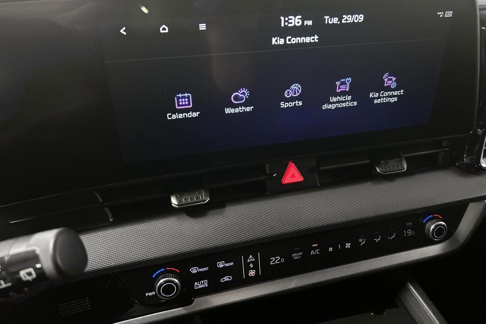 Kia Sportage iso kuva 14
