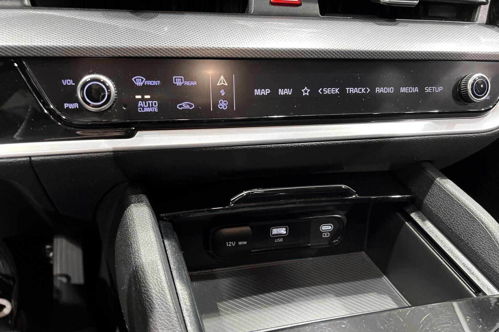 Kia Sportage iso kuva 20